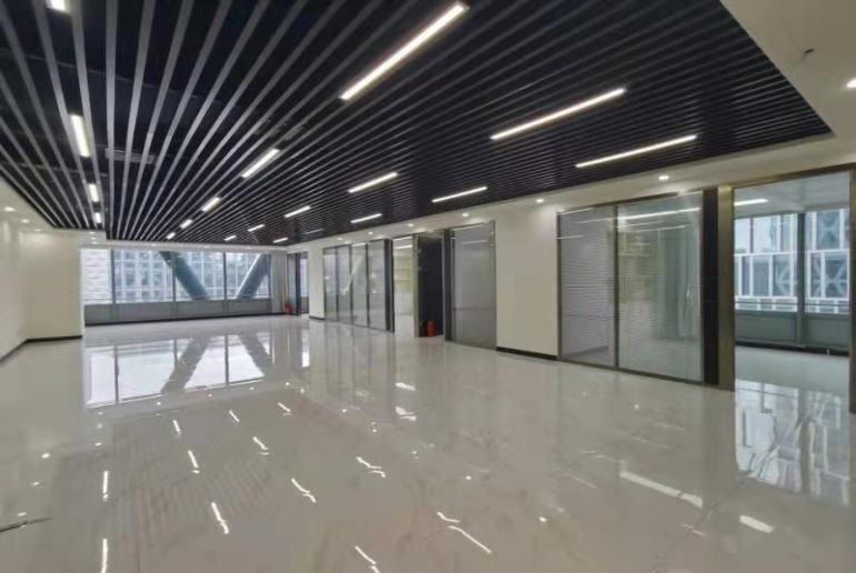 盈峰中心甲级物业出租_965平/豪华精装修/软件类企业办公首选